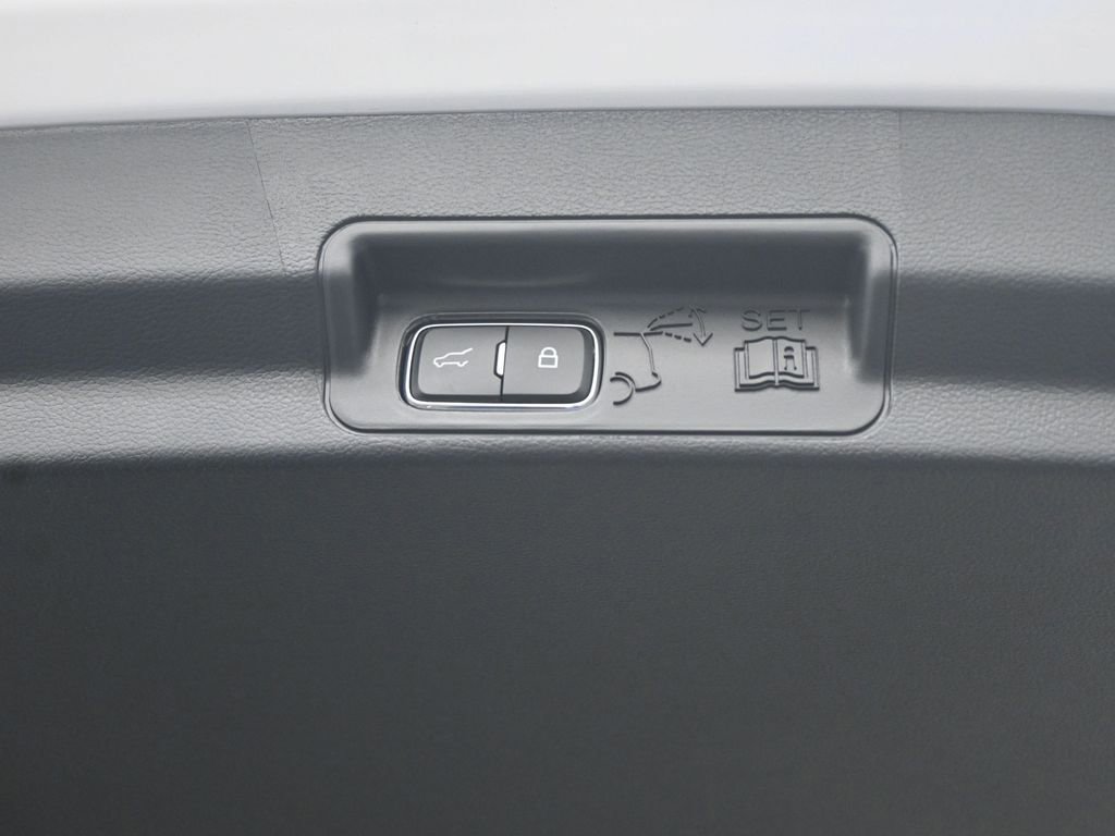 New 2026 Ford Explorer Active image 24