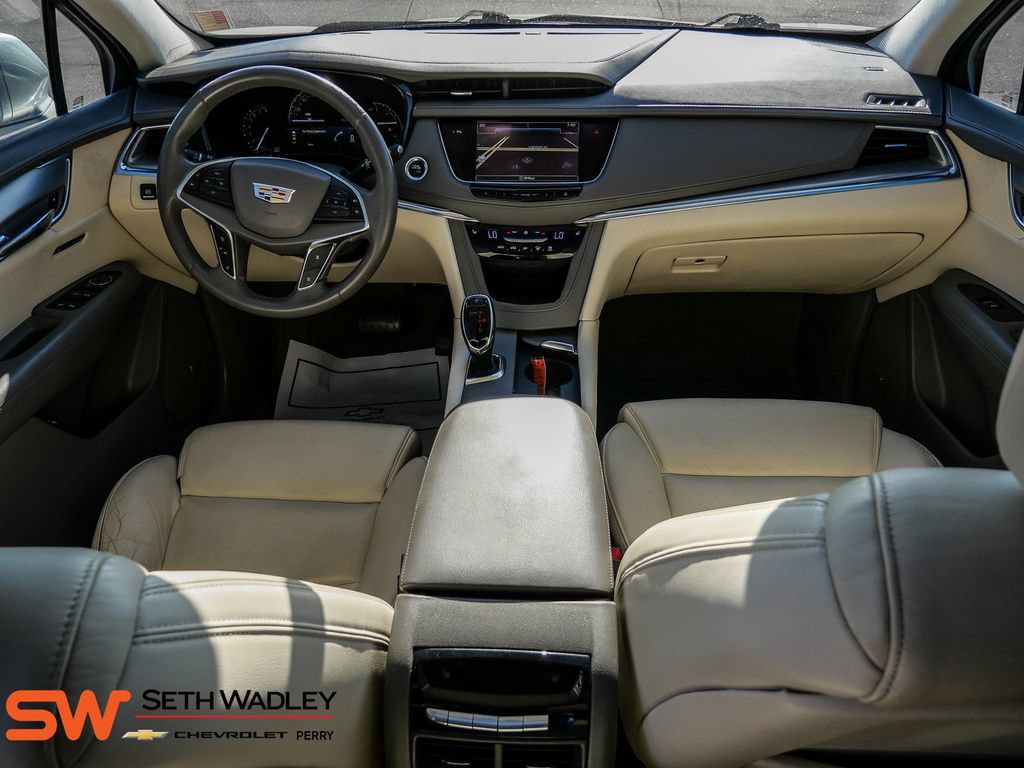 Used 2017 Cadillac XT5 Luxury w/ Driver Awareness Package FWD image 28