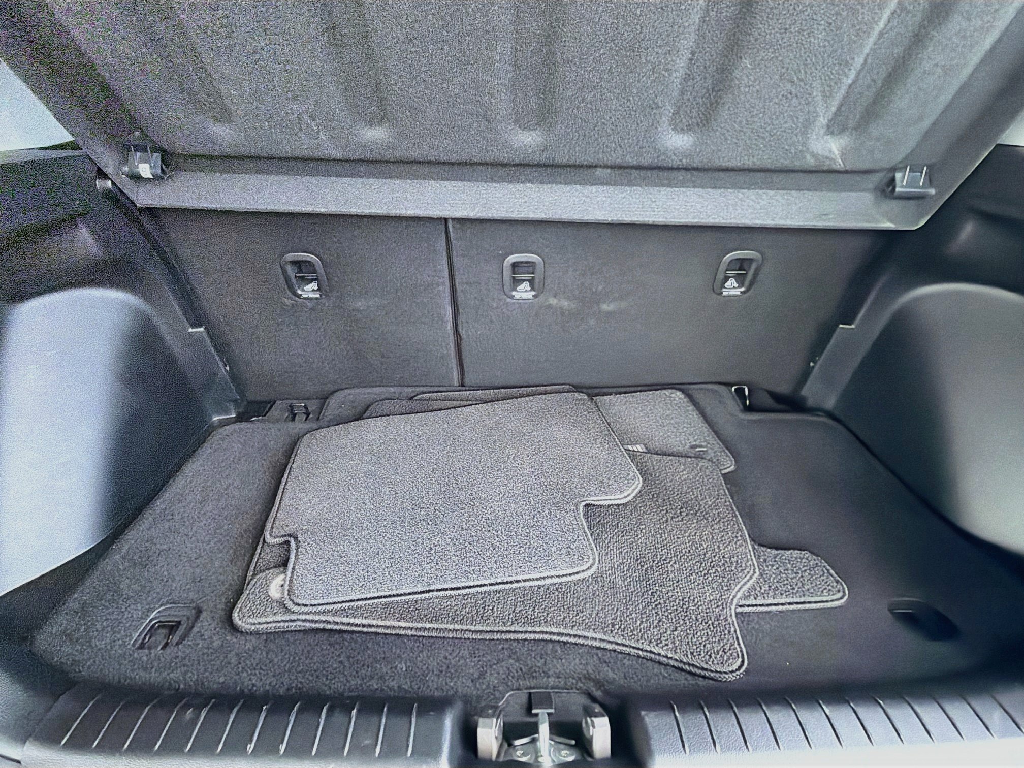 Used 2022 Hyundai Venue SEL w/ Cargo Package FWD image 28