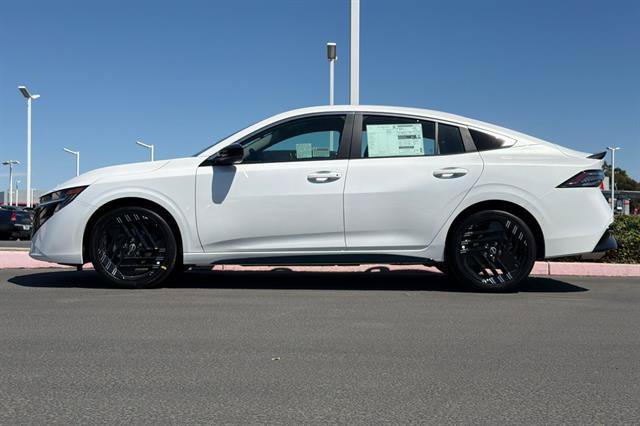 New 2027 Nissan Sentra SR w/ Floor Mat Package FWD image 7