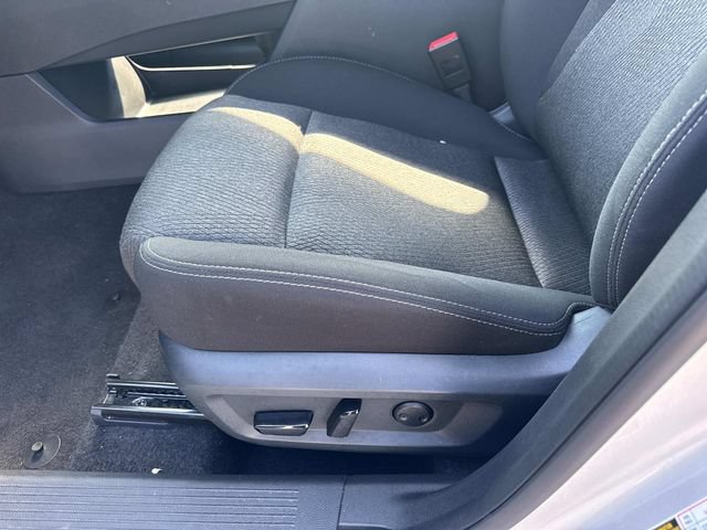 Used 2025 Nissan Rogue SV FWD image 21
