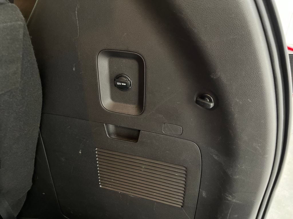 Used 2025 Kia Carnival FWD image 29
