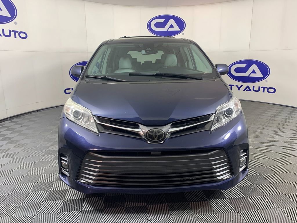 Used 2018 Toyota Sienna XLE Premium image 9
