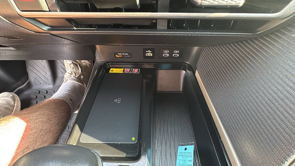Used 2025 Toyota Camry SE FWD image 22