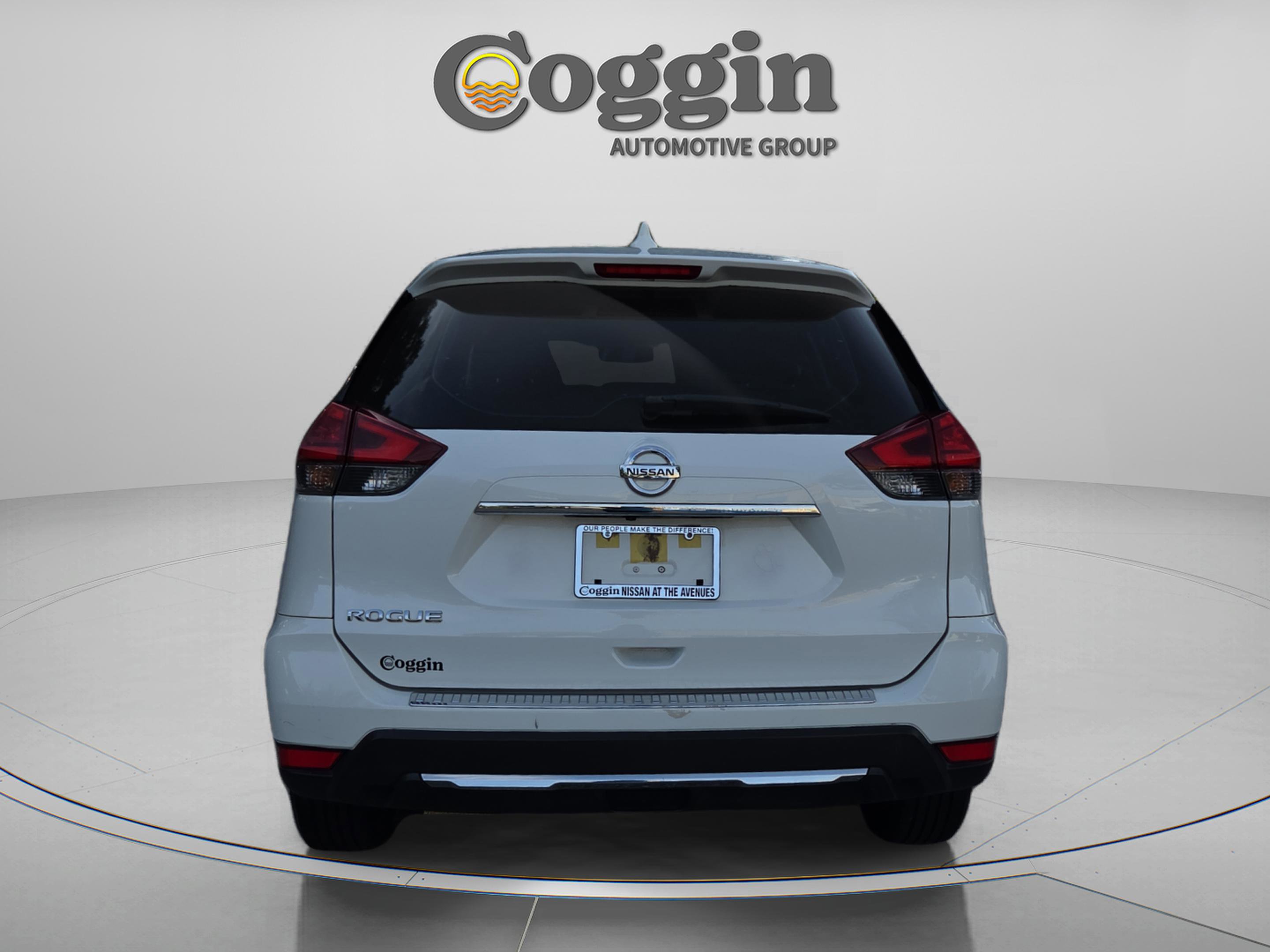 Used 2017 Nissan Rogue S FWD image 4