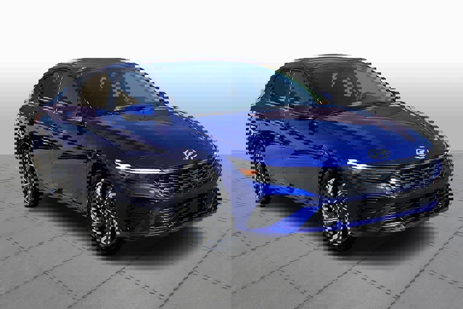 Used 2026 Hyundai Elantra Limited image 3