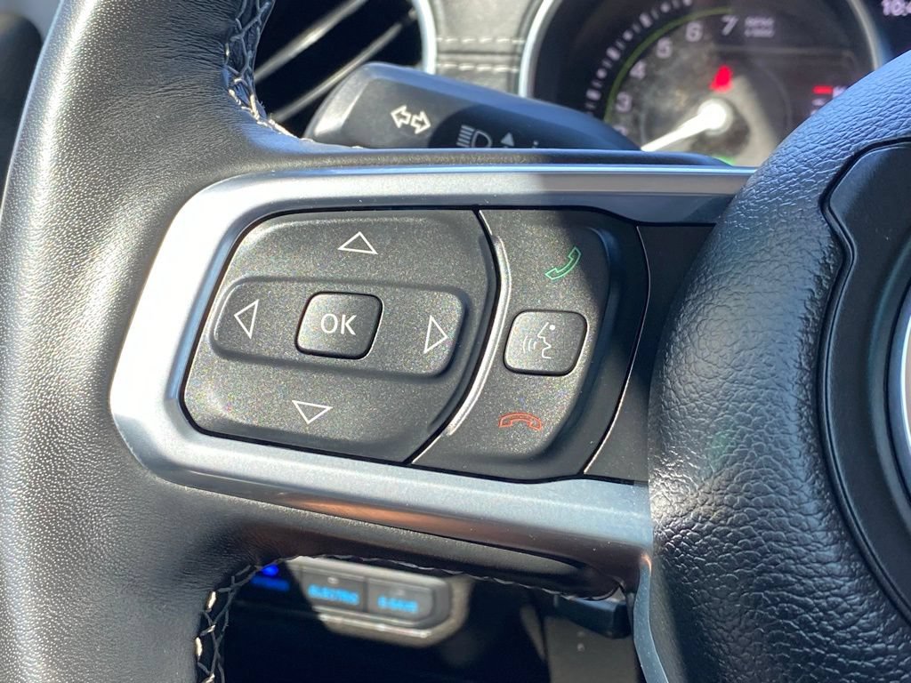 Used 2023 Jeep Wrangler Unlimited Sahara w/ Cold Weather Group AWD/4WD image 18