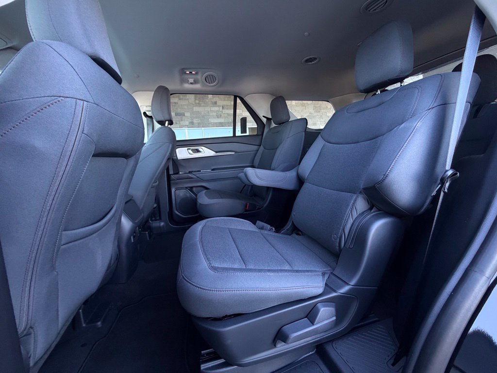 New 2026 Ford Explorer Active RWD image 21