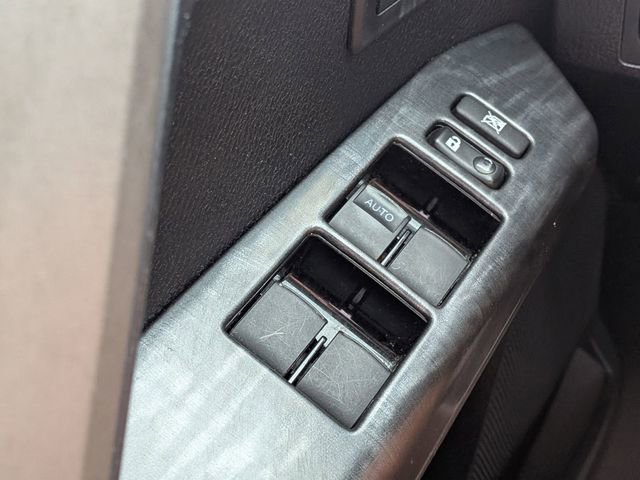 Used 2017 Toyota RAV4 Platinum FWD image 21