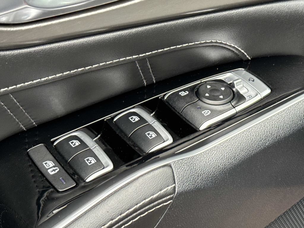 Used 2023 Kia Sorento SX AWD/4WD image 18