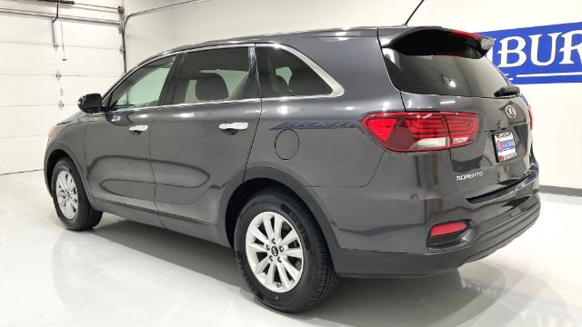 Used 2019 Kia Sorento LX image 11