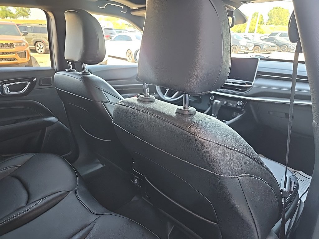 Used 2024 Jeep Compass Limited w/ High Altitude Package AWD/4WD image 84
