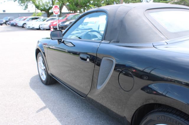 Used 2001 Toyota MR2 RWD image 33