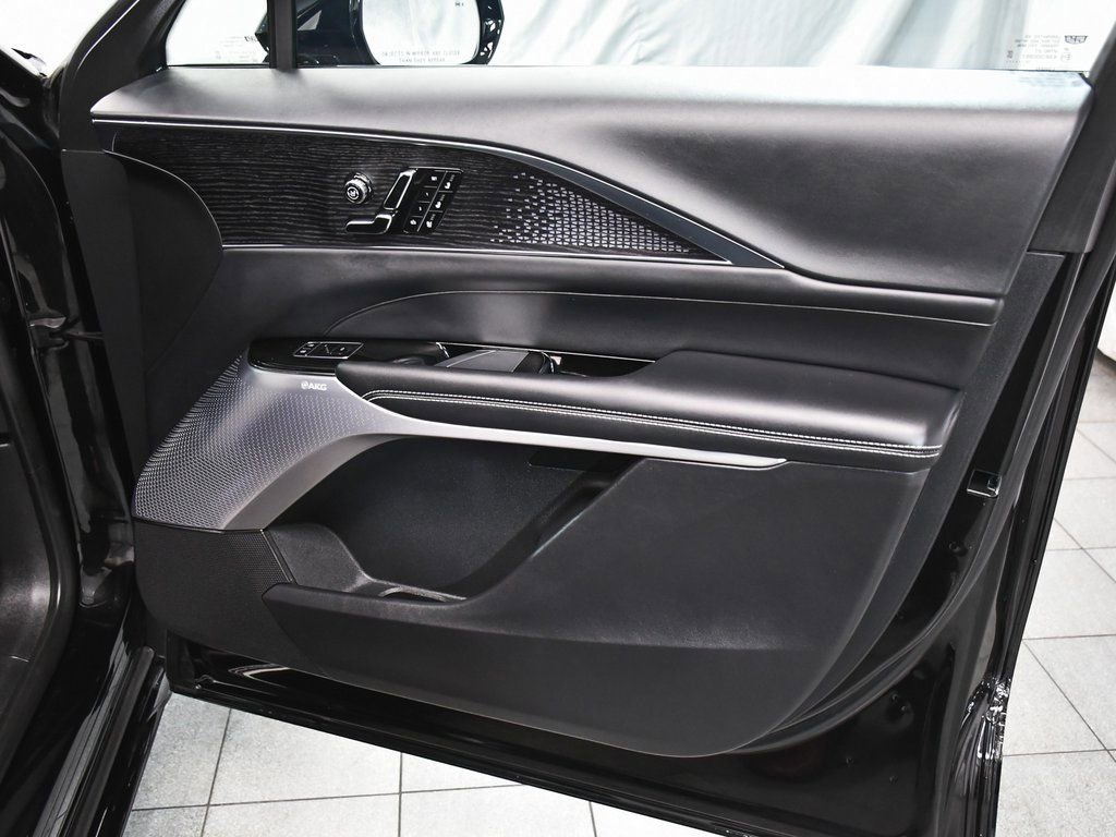 Used 2026 Cadillac Lyriq V image 21