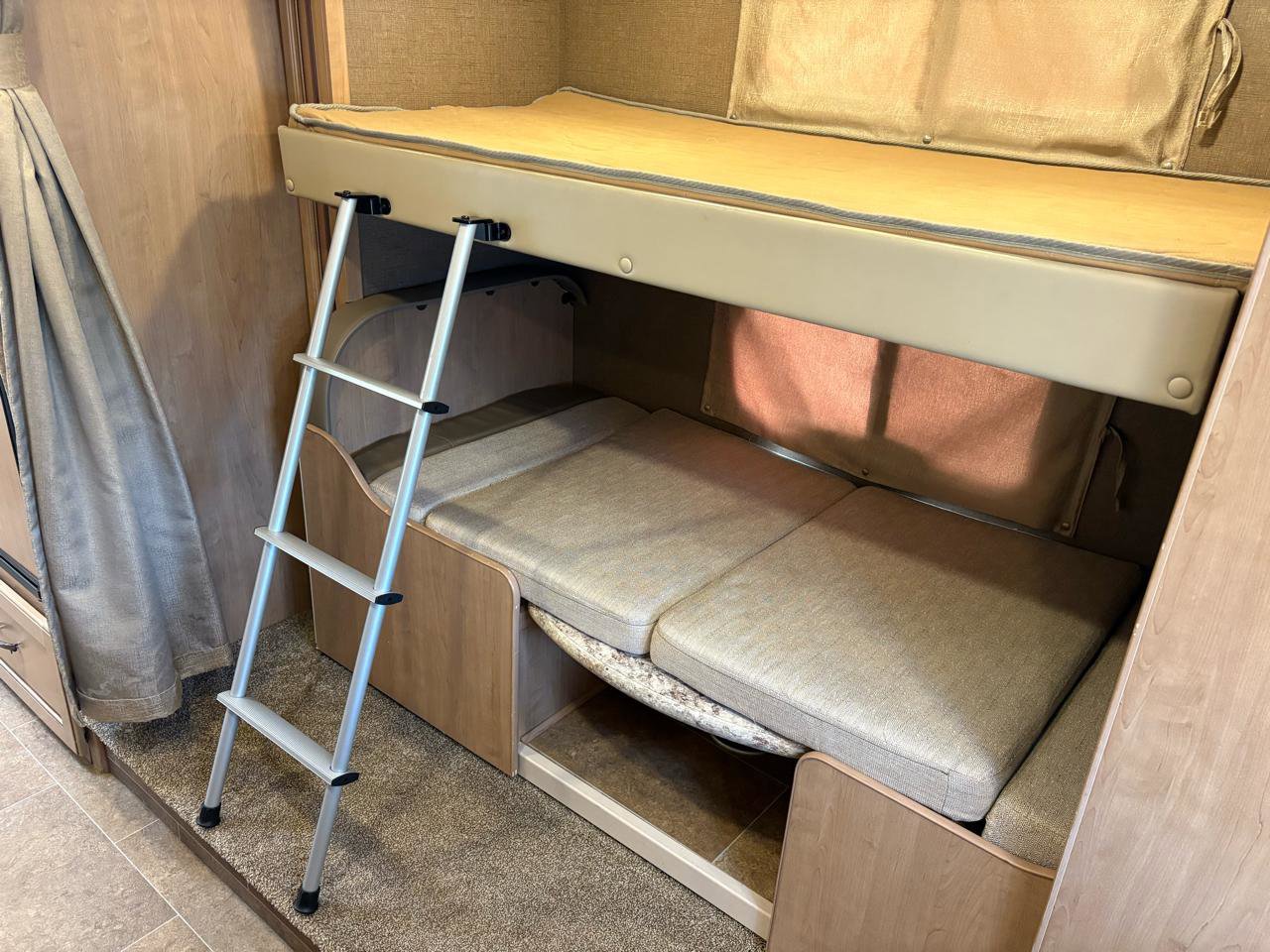 Used 2018 Ford E-450 and Econoline 450 Super Duty w/ Motorhome Prep Package RWD image 71