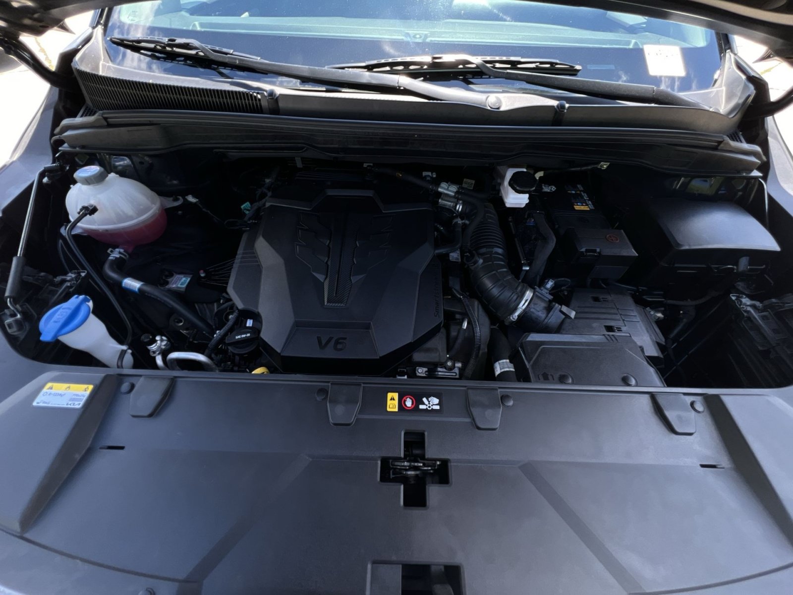 Used 2024 Kia Carnival LX FWD image 45