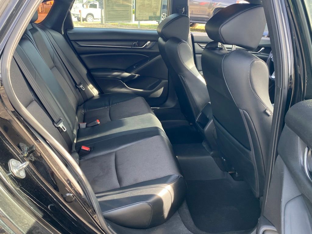 Used 2018 Honda Accord Sport image 17