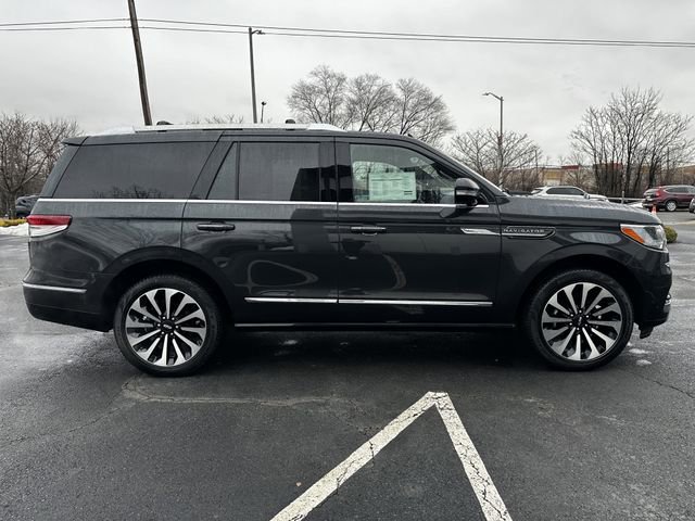 Used 2024 Lincoln Navigator Reserve image 4