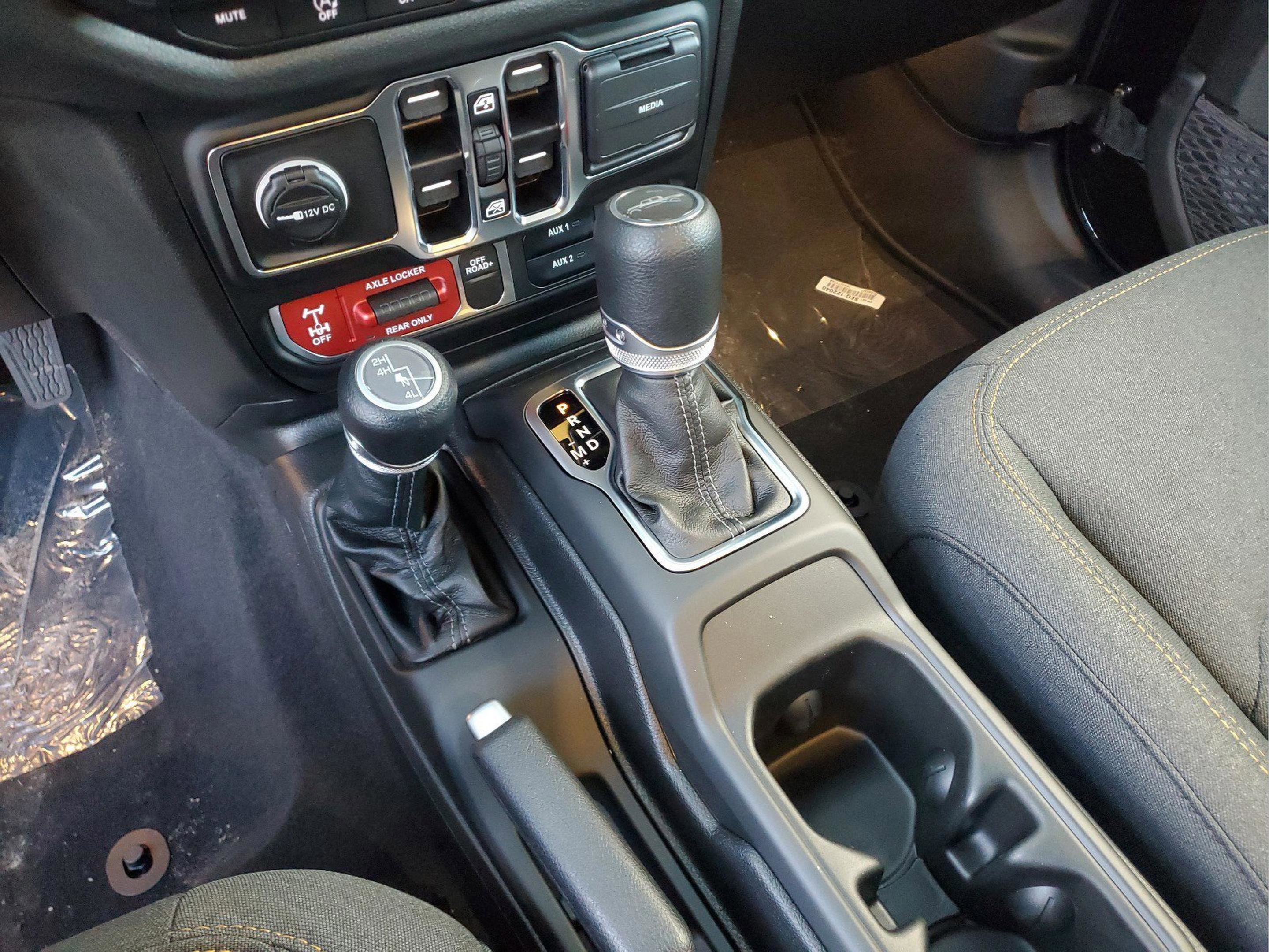 New 2025 Jeep Gladiator Willys image 14