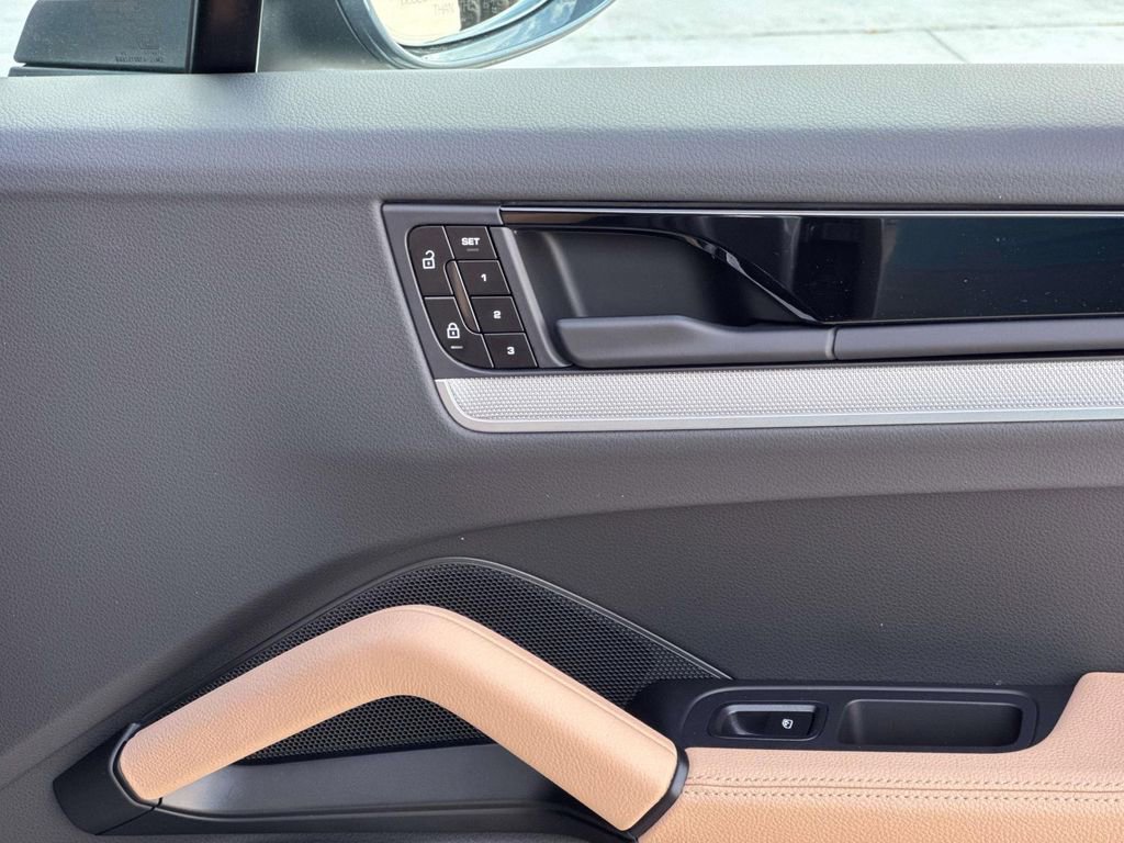 New 2026 Porsche Cayenne image 20