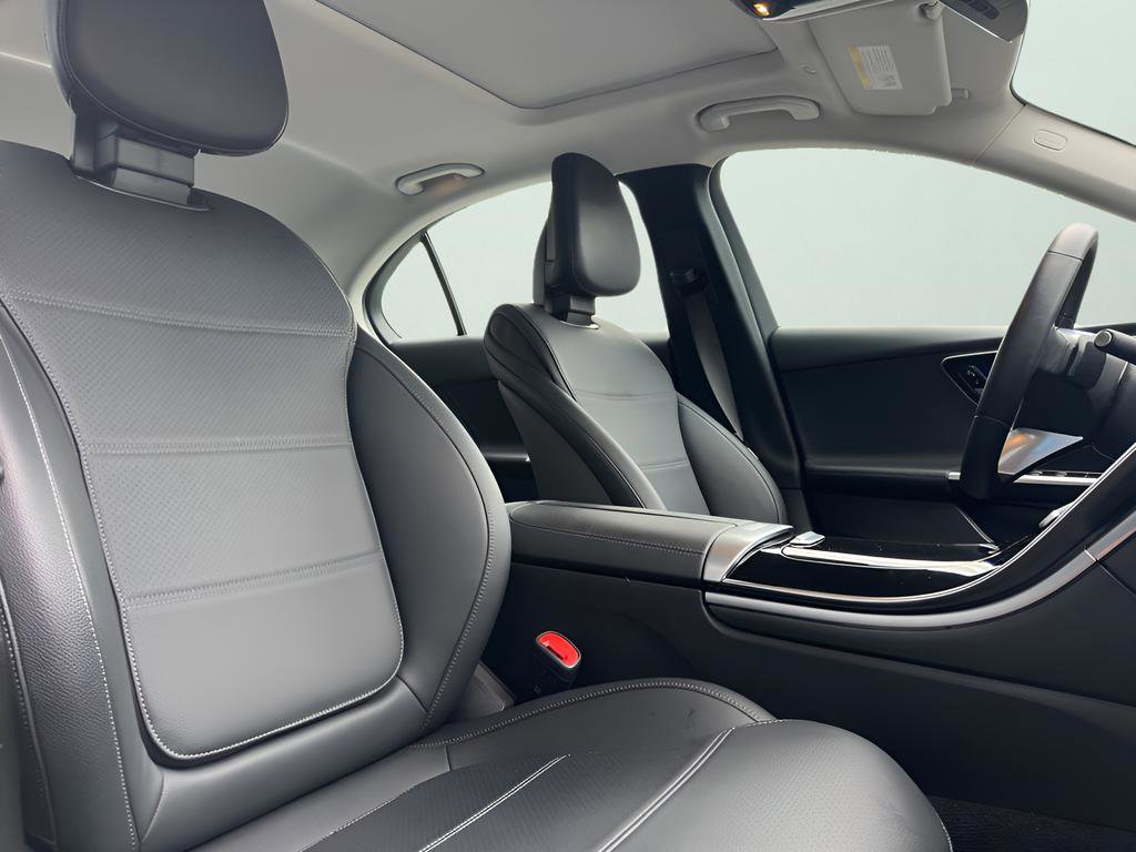 Used 2023 Mercedes-Benz C 300 Sedan image 31