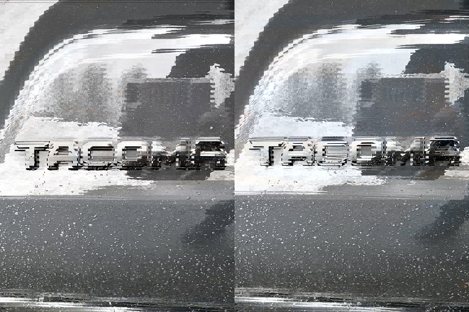 Used 2025 Toyota Tacoma TRD Off-Road image 10