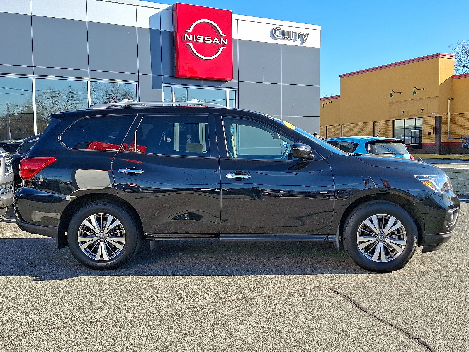 Used 2020 Nissan Pathfinder S image 7
