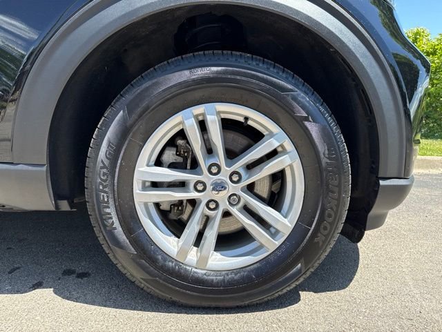 Used 2024 Ford Explorer XLT w/ Equipment Group 202A AWD/4WD image 10