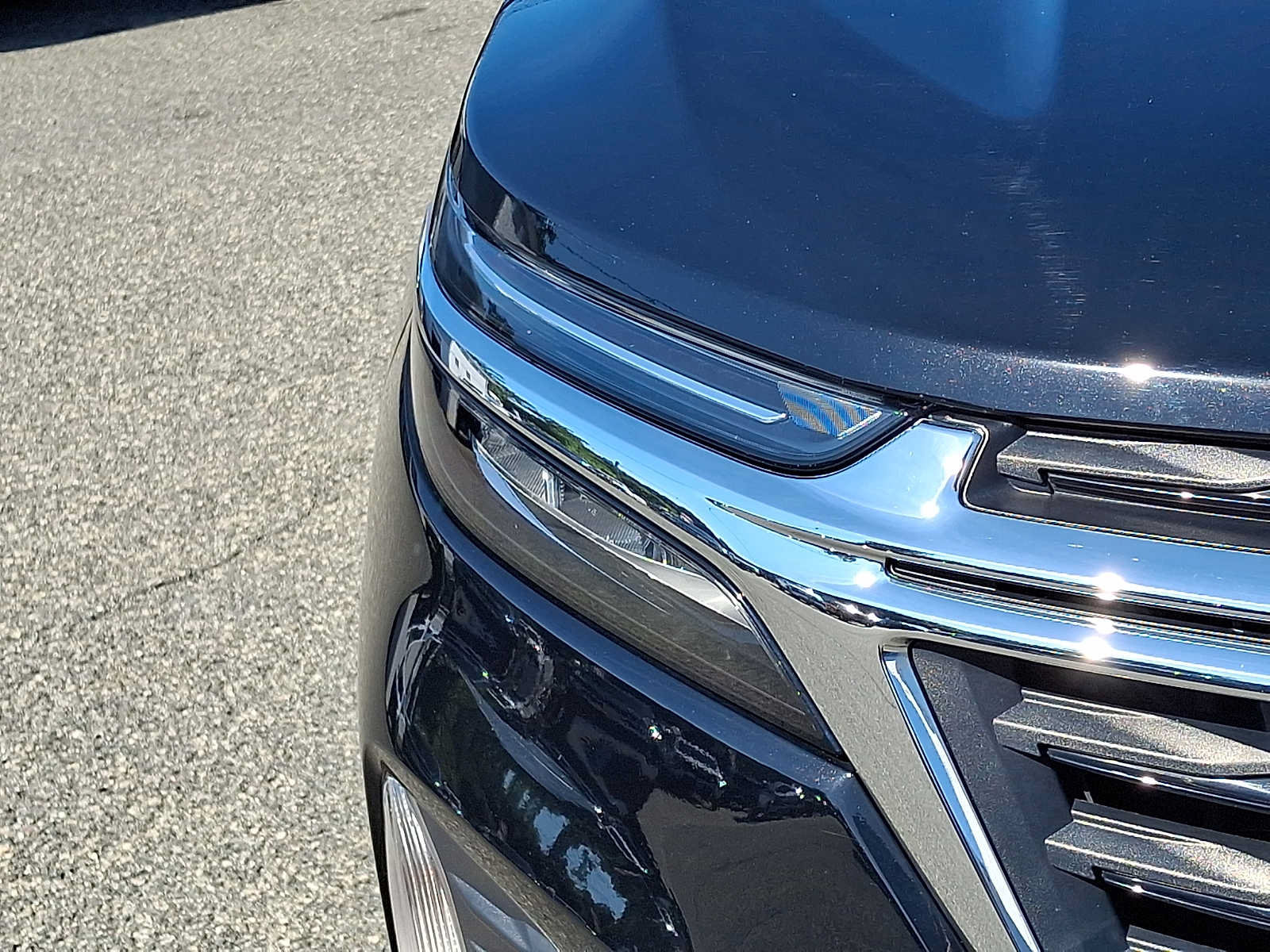 Used 2023 Chevrolet Equinox LT w/ LPO, Floor Liner Package FWD image 9