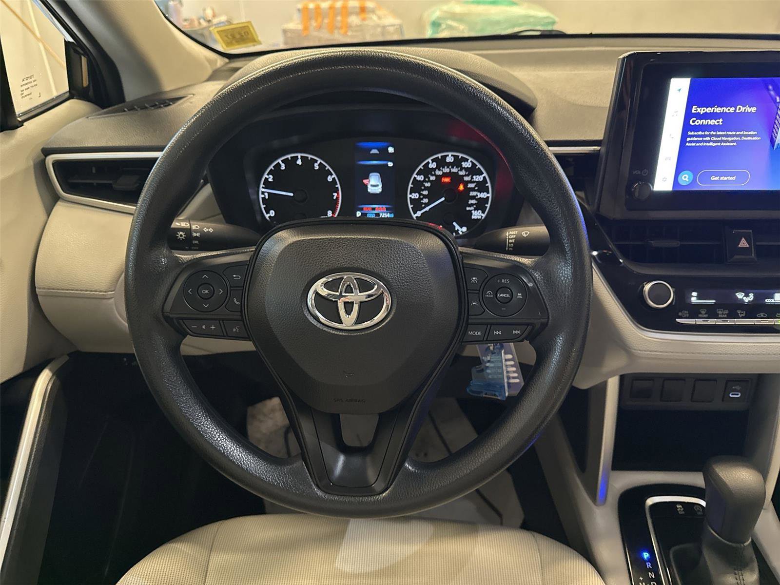 Used 2023 Toyota Corolla Cross L image 11