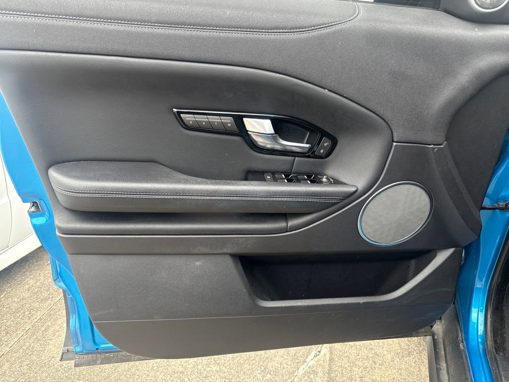 Used 2019 Land Rover Range Rover Evoque Landmark Edition image 8