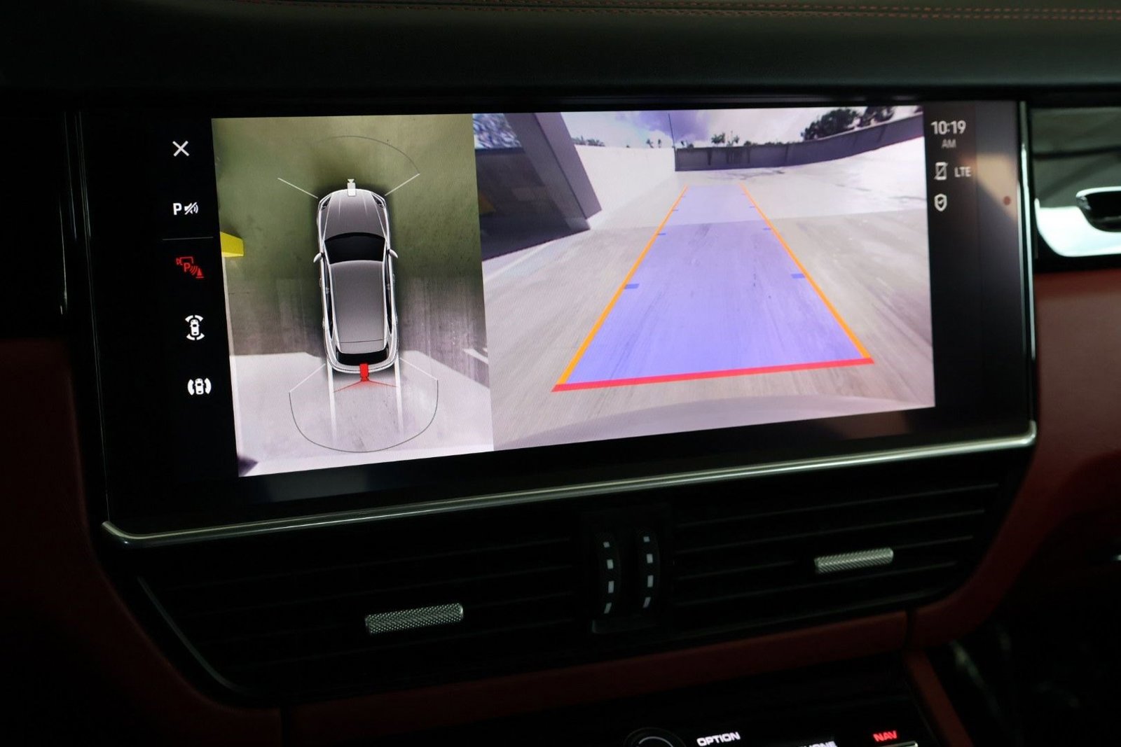 Certified 2023 Porsche Cayenne image 18