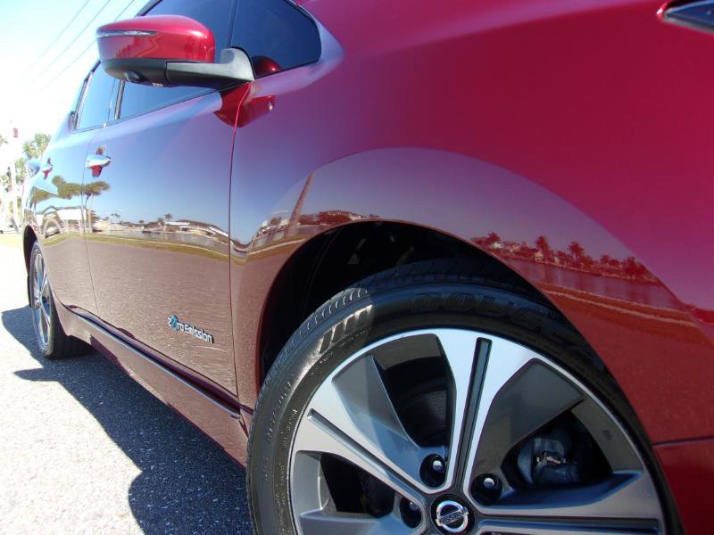 Used 2018 Nissan Leaf SL w/ SL Technology Package image 4