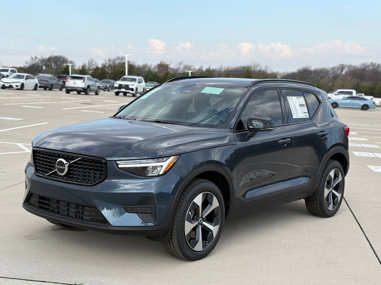 New 2026 Volvo XC40 B5 Core w/ Climate Package image 3