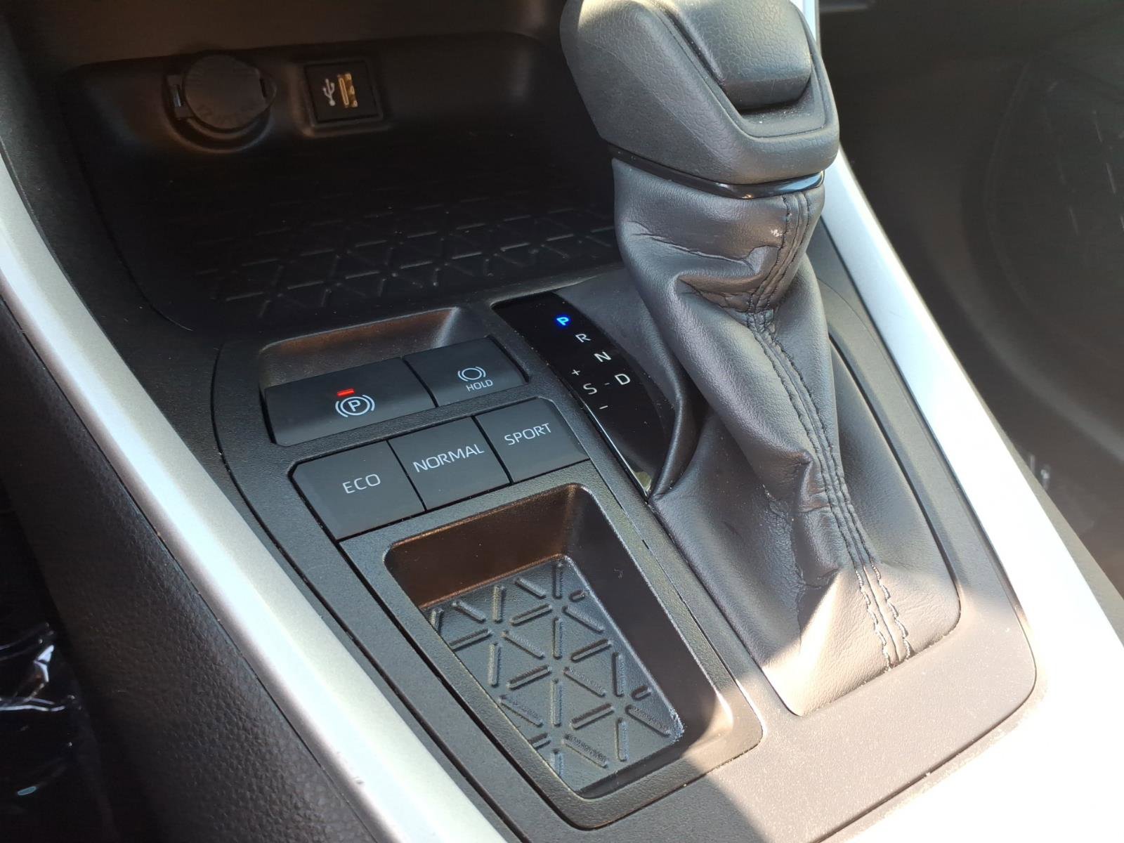 Used 2025 Toyota RAV4 LE image 34