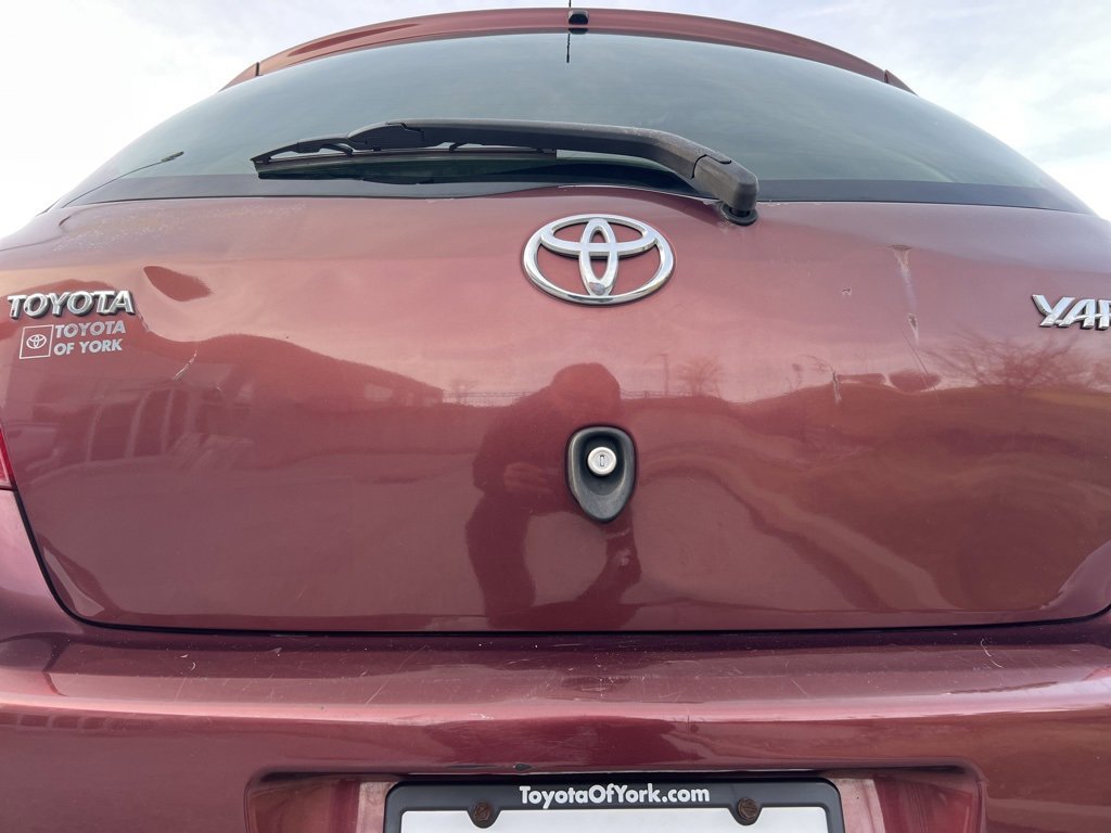 Used 2010 Toyota Yaris 2-Door Hatchback image 17