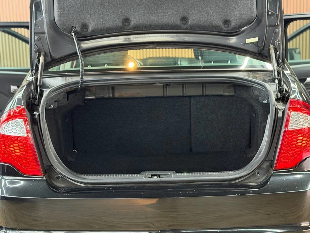 Used 2012 Ford Fusion SE image 10