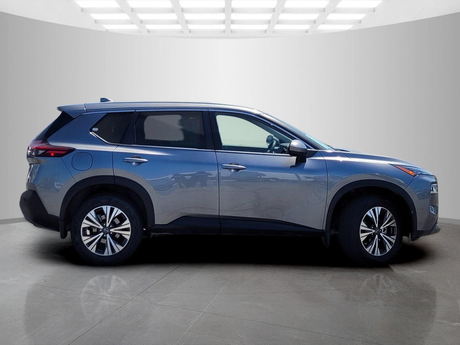 Used 2023 Nissan Rogue SV FWD image 3