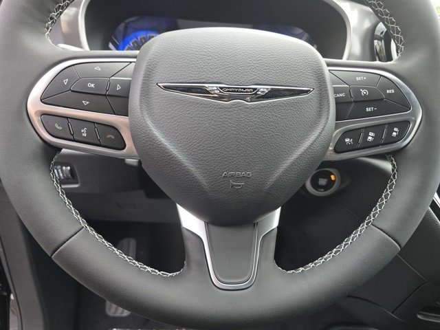 New 2025 Chrysler Voyager LX image 30