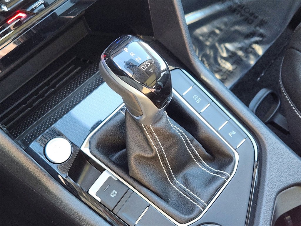 New 2026 Volkswagen Taos SEL image 15