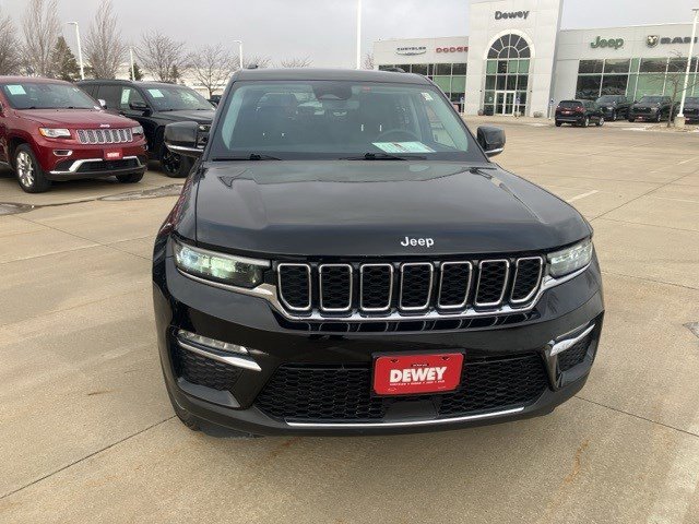 Used 2023 Jeep Grand Cherokee Limited image 2
