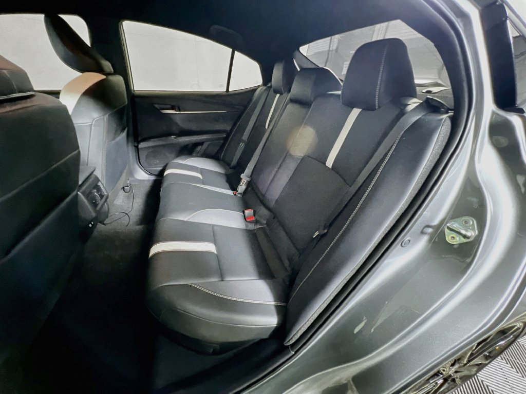 Used 2025 Toyota Camry SE FWD image 26