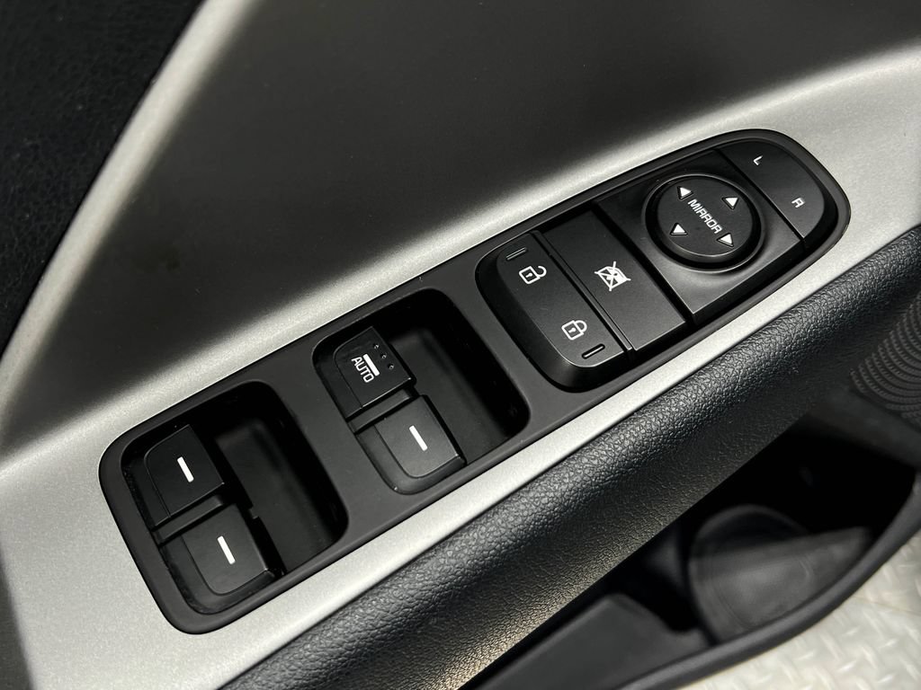Used 2019 Kia Niro LX FWD image 15