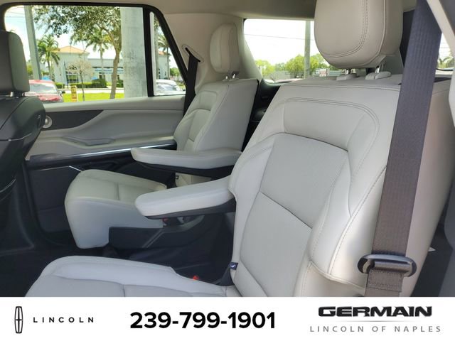 New 2025 Lincoln Navigator Reserve AWD/4WD image 19