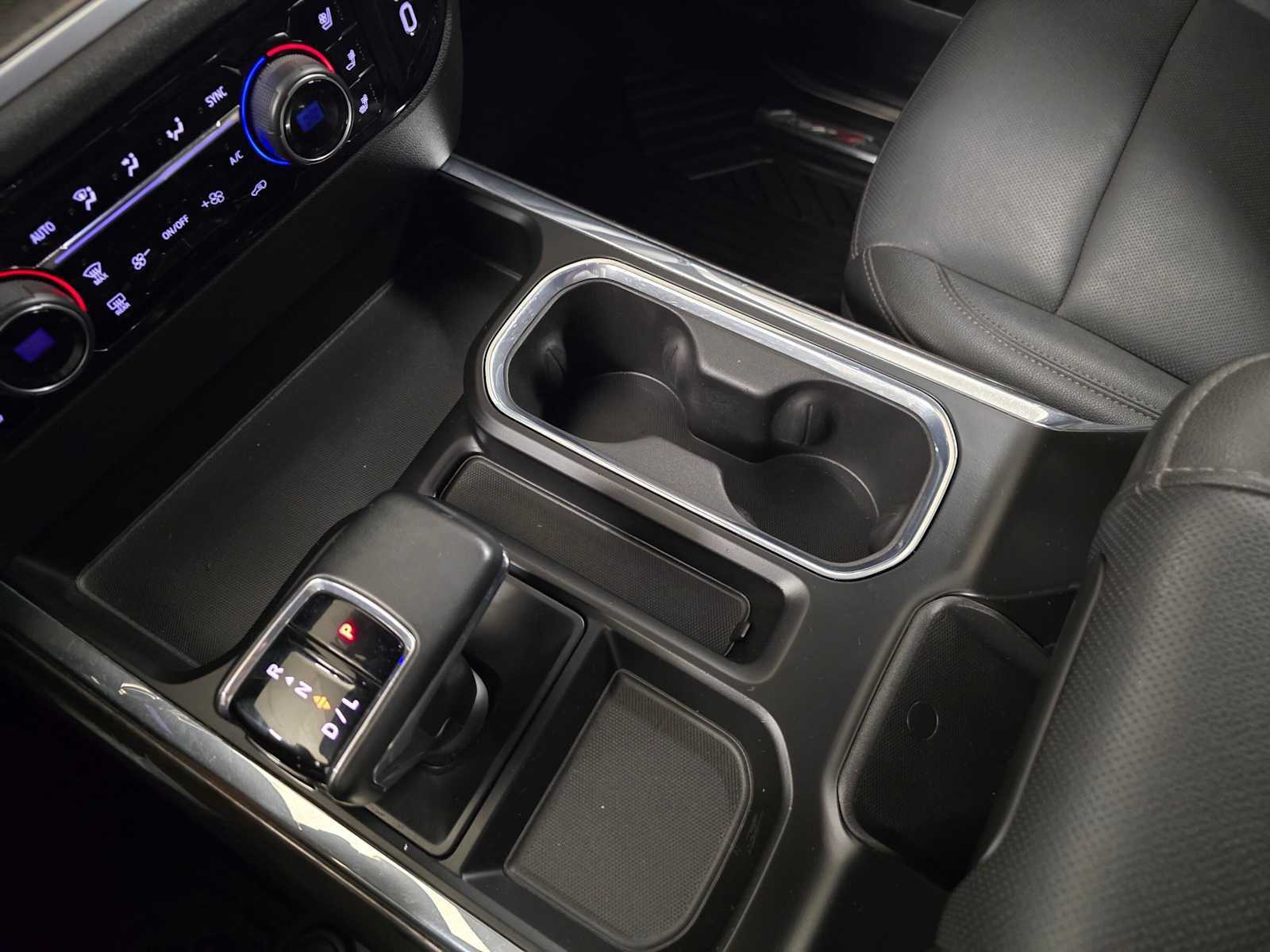 Used 2024 Chevrolet Silverado 1500 LTZ AWD/4WD image 31