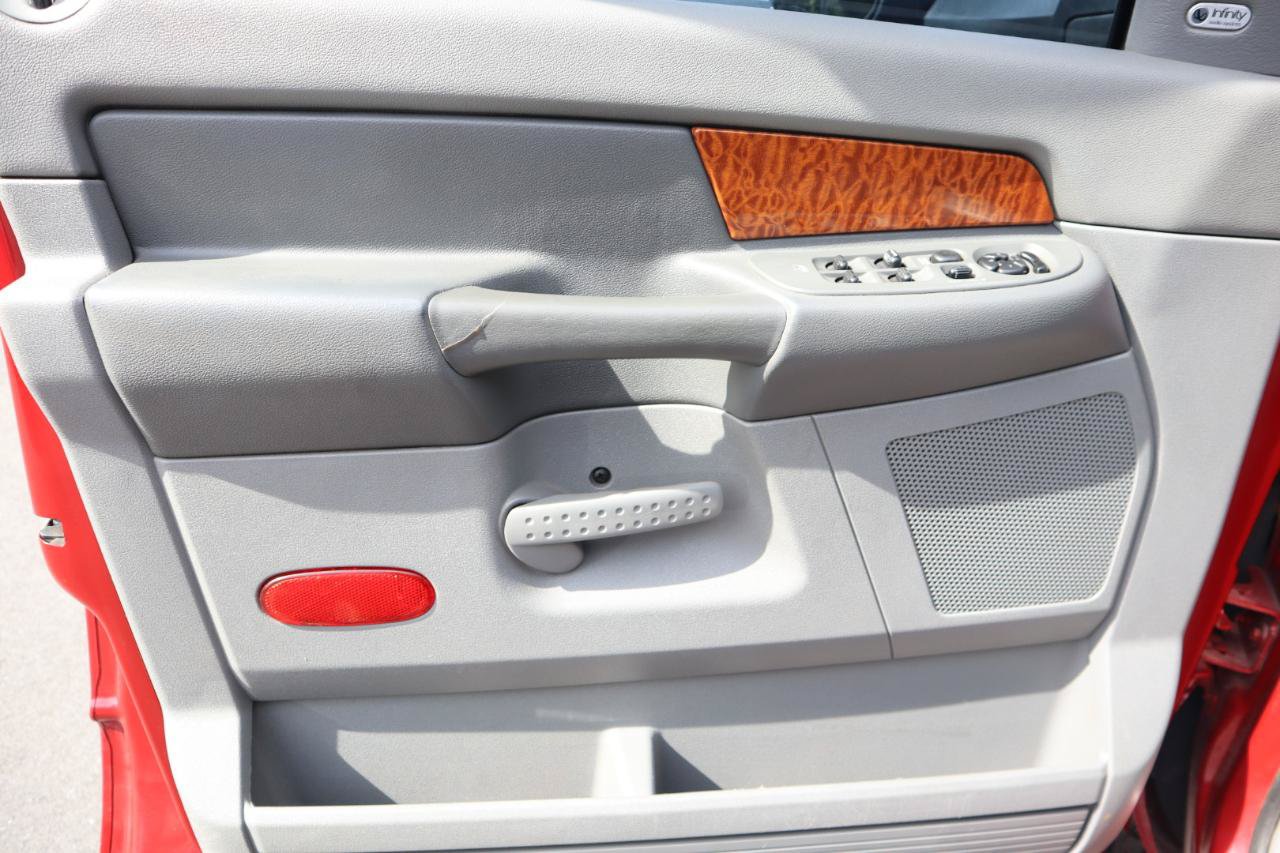 Used 2006 Dodge Ram 2500 Truck Laramie AWD/4WD image 14