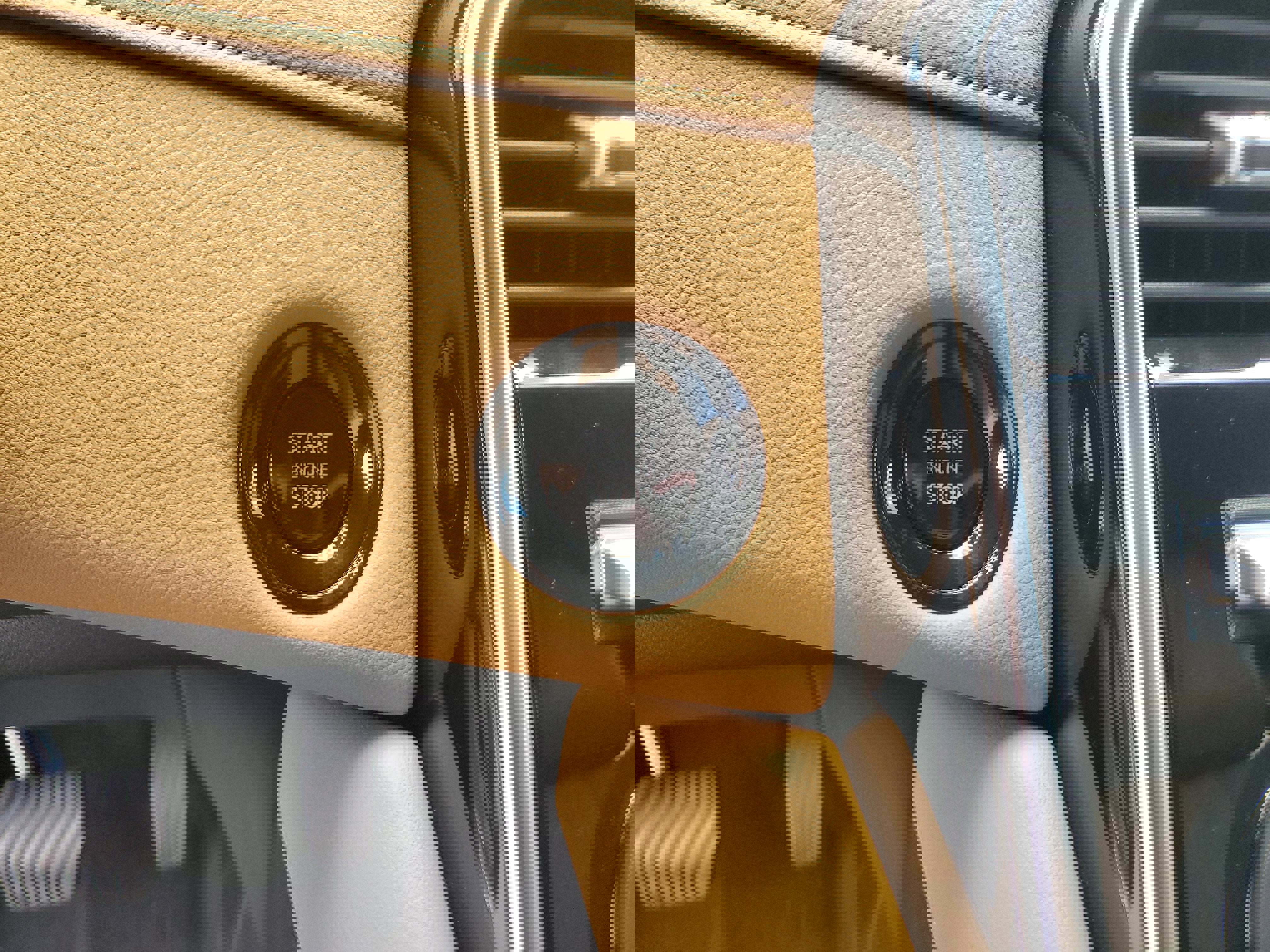 New 2025 Nissan Armada SL w/ Captain's Chari Seat Package image 18