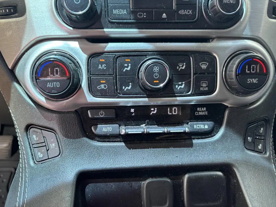 Used 2019 GMC Yukon XL SLT AWD/4WD image 15