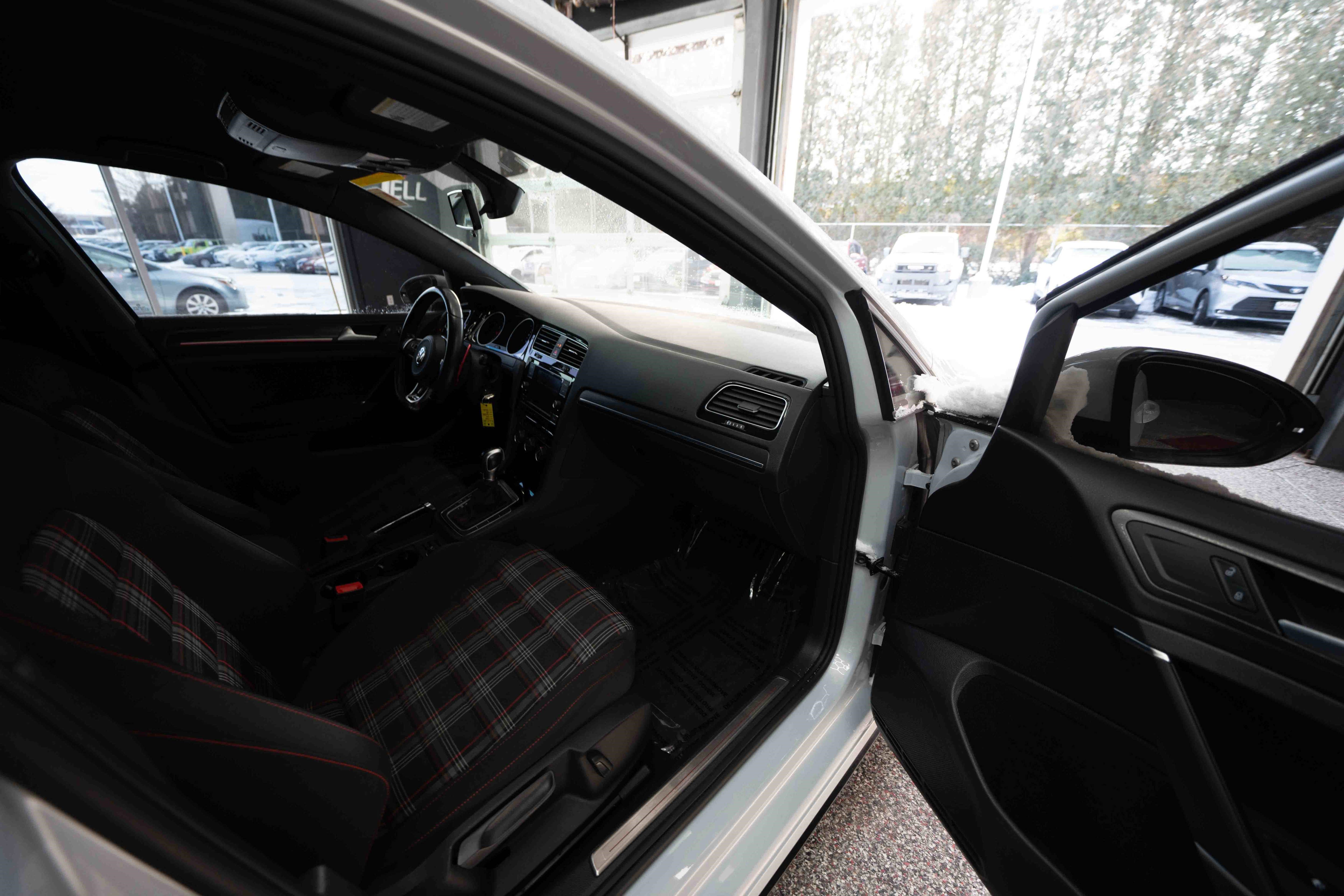 Used 2018 Volkswagen GTI S image 26