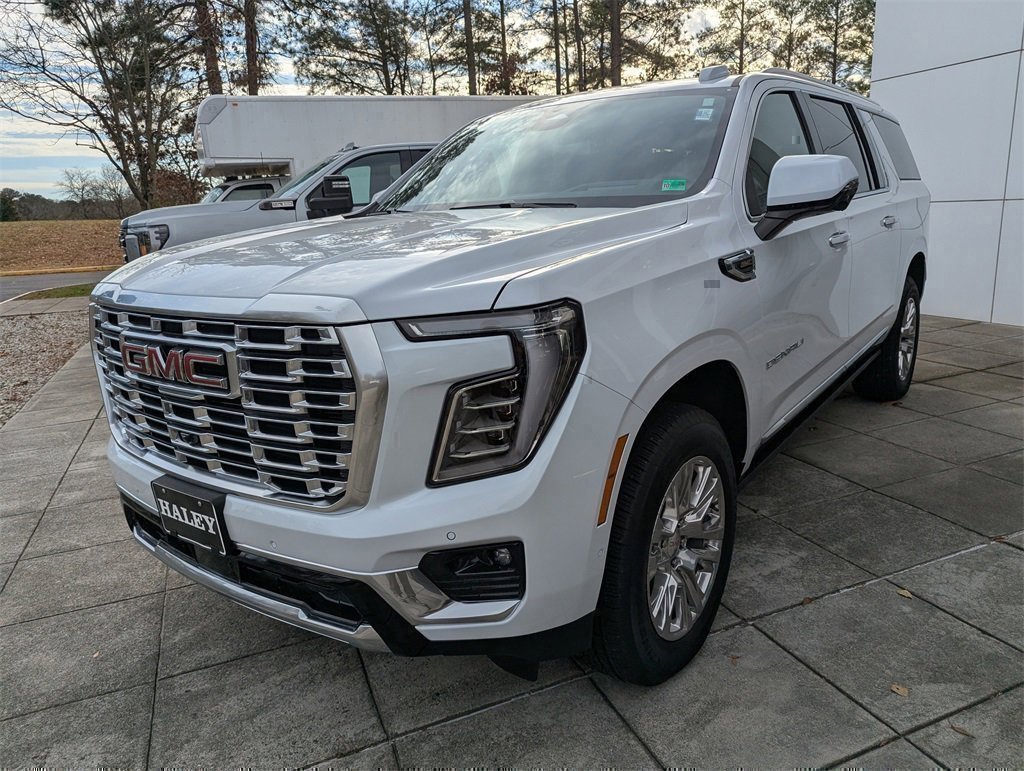 New 2026 GMC Yukon XL Denali w/ Sun & Power Step Package image 4